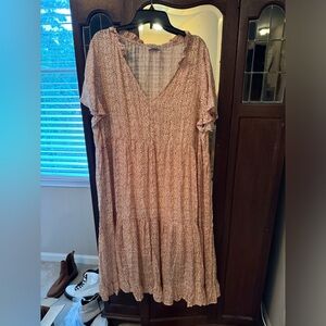 Women’s plus size midi dress